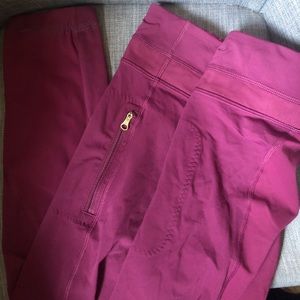 Wine colored tights with mesh and zip details